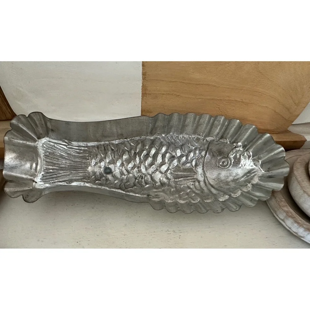 Vintage Aluminum Fish Mold – Large 12